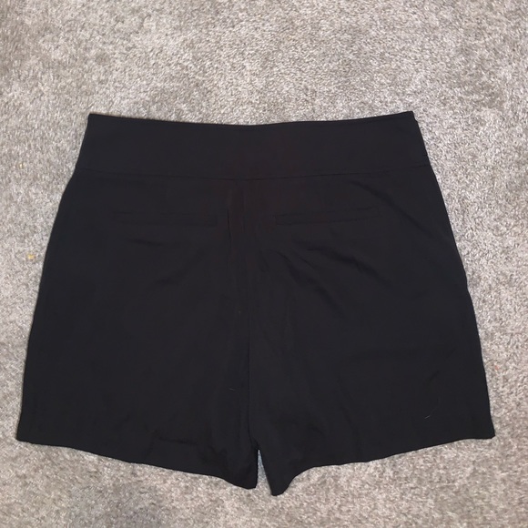 Carmen Marc Valvo Black Chain Link Shorts size 4 - Picture 9 of 10